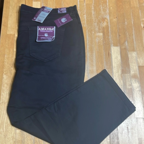 BNWT Gloria Vanderbilt Amanda jeans - Picture 1 of 12